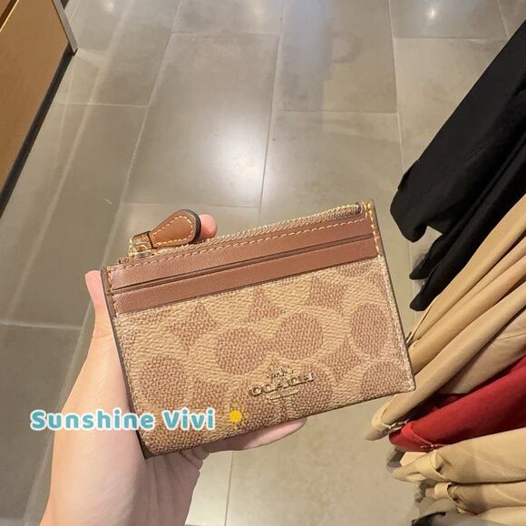 NWT Coach Mini Skinny ID Case CW870 Signature Canvas Gold/Tan/Brown - Picture 1 of 6